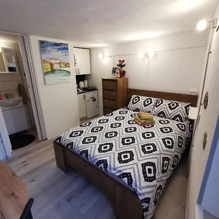 Apartma Remi شقة بيران
