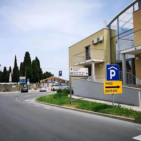 Apartma Remi *