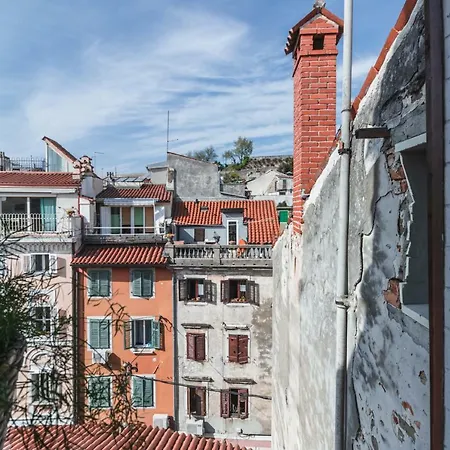 Apartma Remi شقة بيران